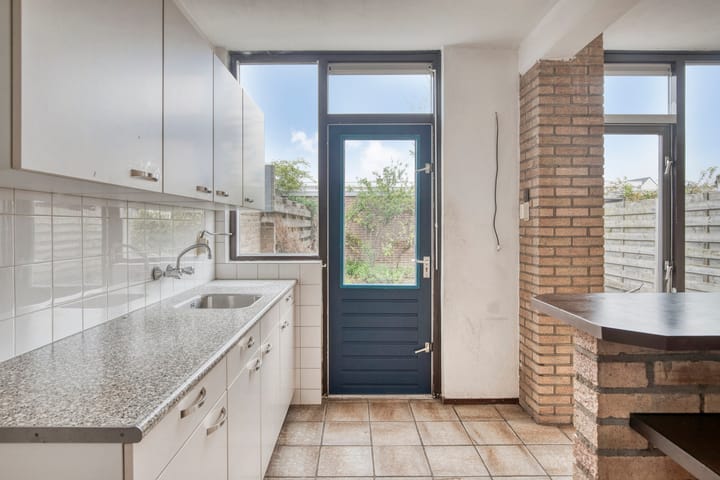 Photo 11 of Wagenaarstraat 329