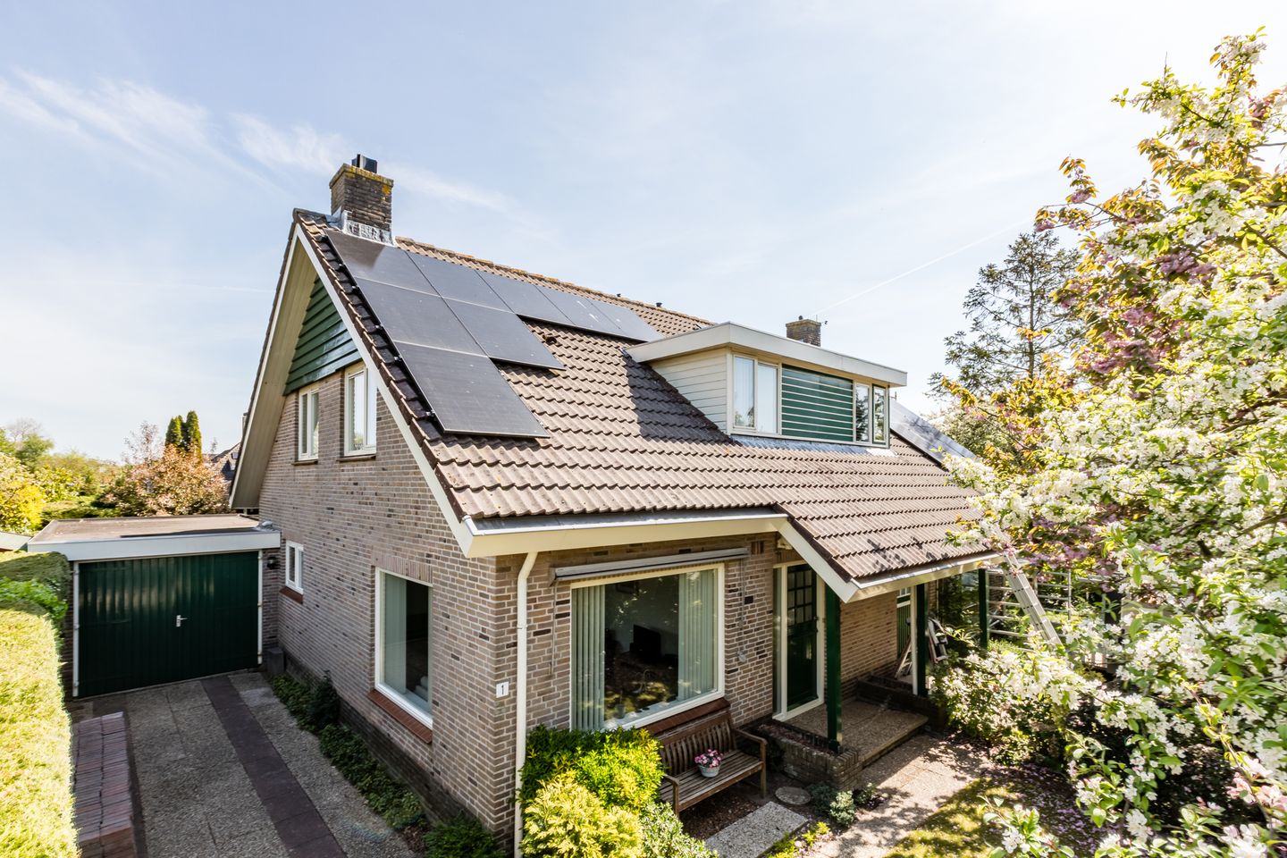 Foto 1 van N.T. Hopmanstraat 1