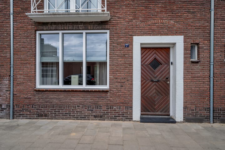 Foto 2 van Burgemeester Conraetzstraat 7