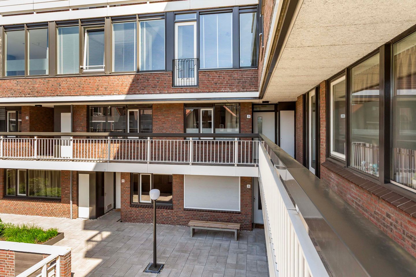 Foto 25 van Helfrichstraat 25