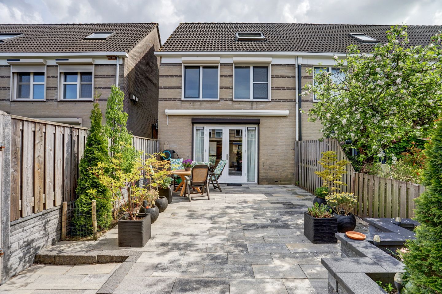 Photo 29 of Johanna Naber-erf 336