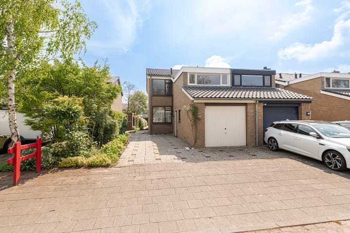 Foto 6 van Debussystraat 19