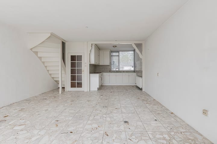 Foto 12 van Debussystraat 19