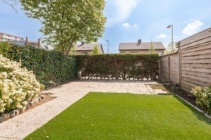 Foto 18 van Debussystraat 19