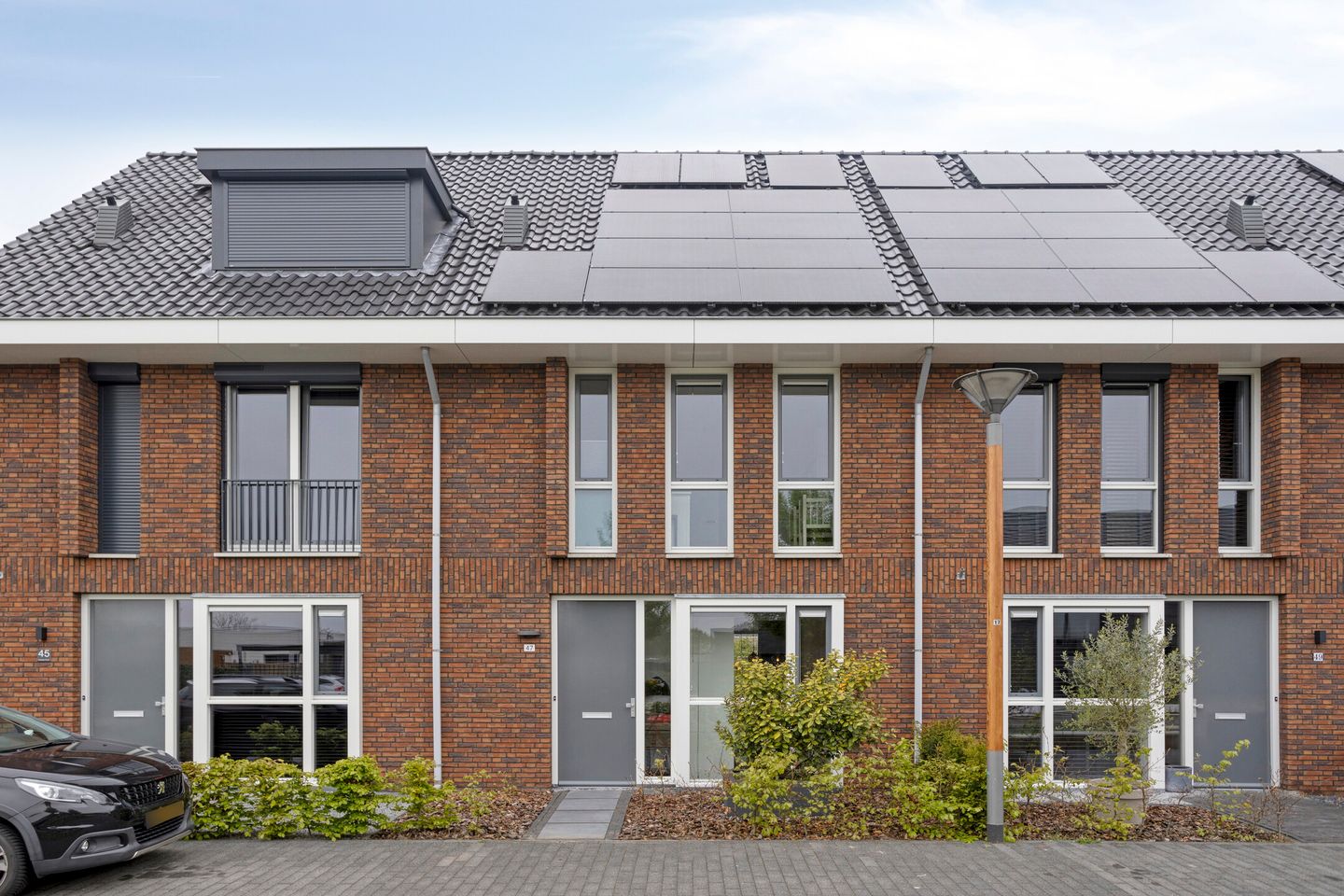 Foto 1 van Zonnebloem 47