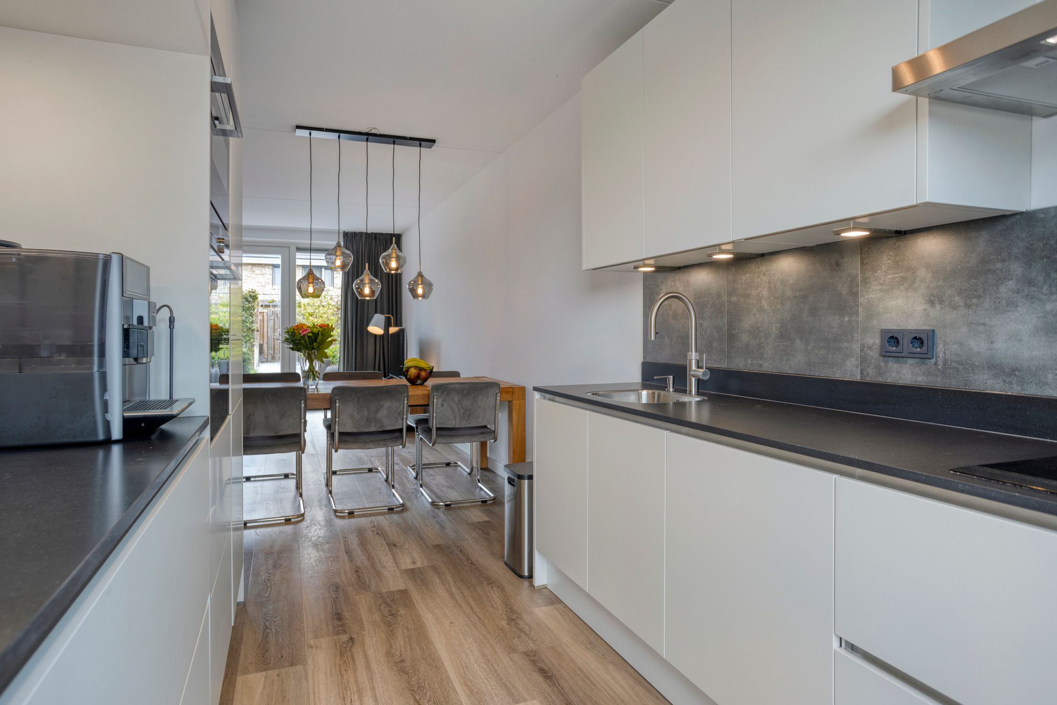 Foto 9 van Zonnebloem 47