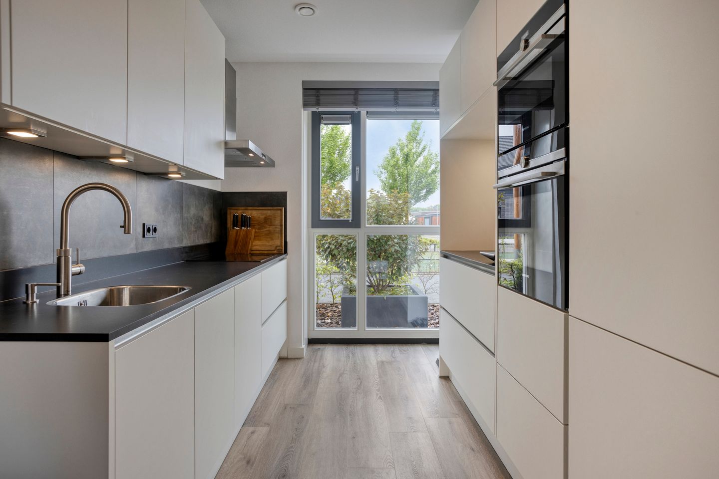 Foto 10 van Zonnebloem 47