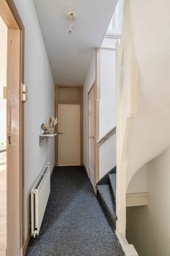 Photo 9 of Röntgenstraat 12-C