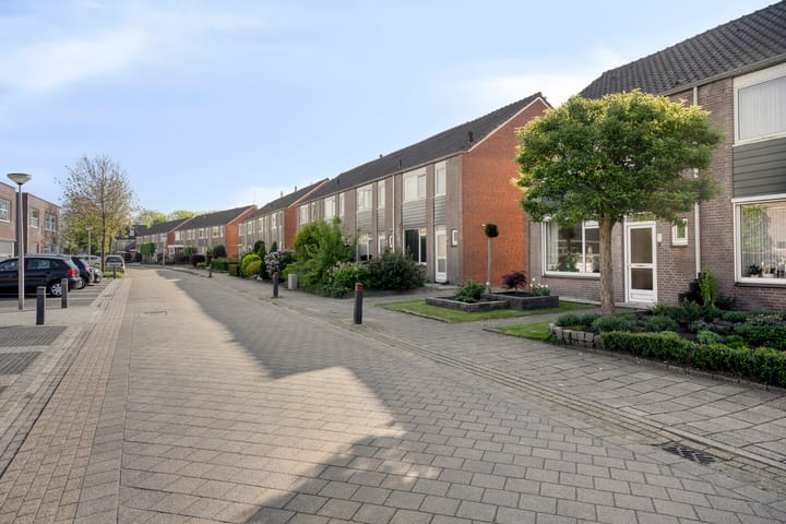 Foto 2 van Merelstraat 52