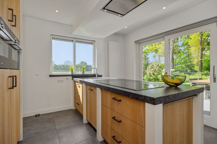 Foto 15 van Vosbergstraat 8