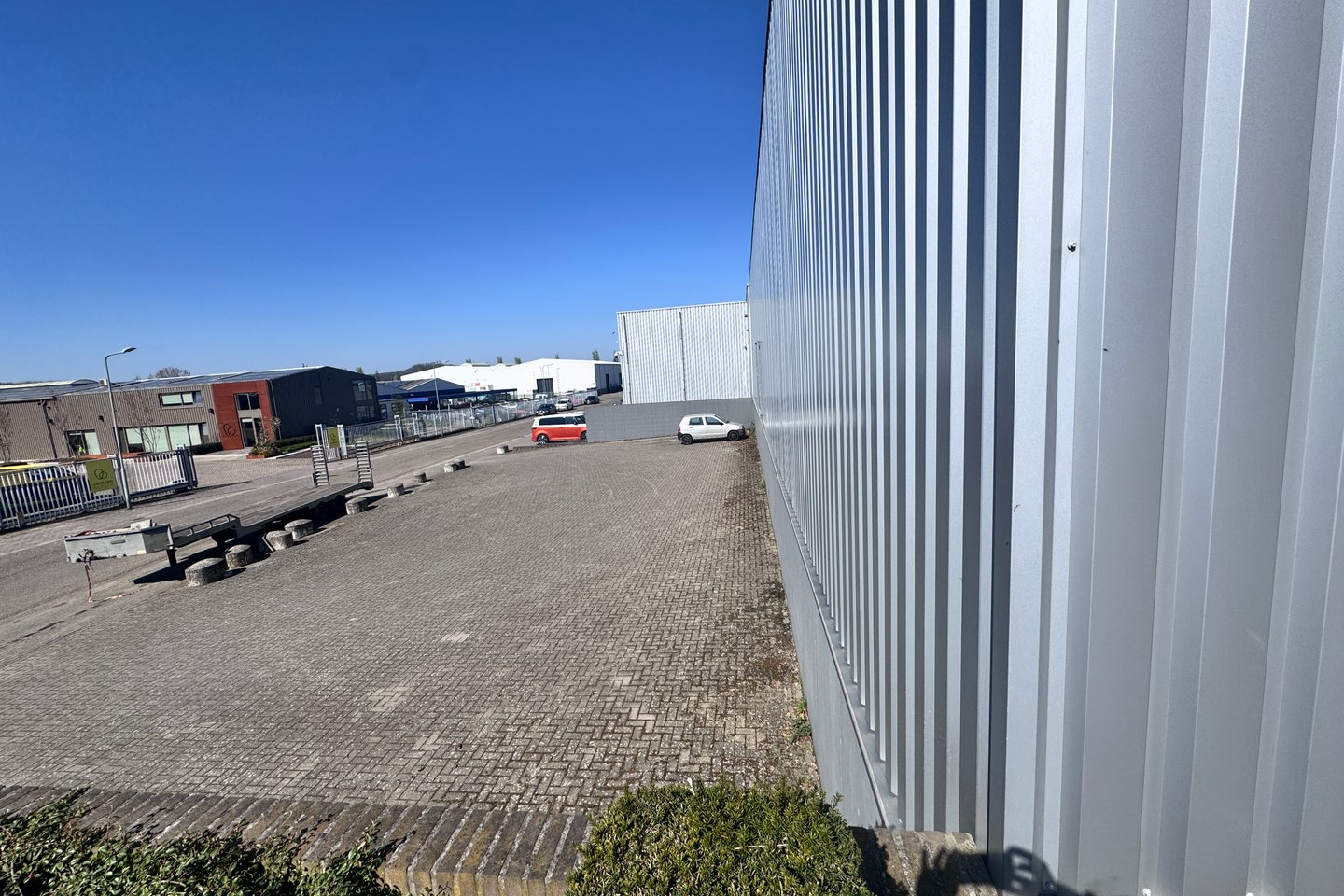 Bekijk foto 3 van Industrieweg 15