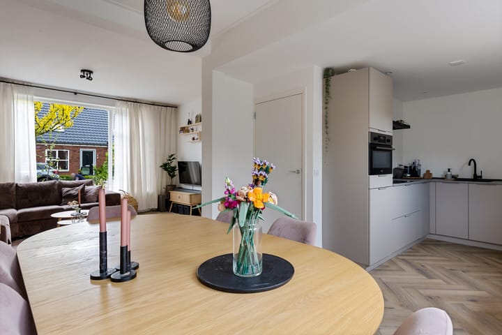 Foto 9 van Van Aitsemastraat 24