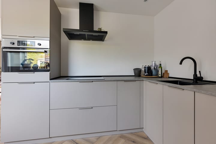 Foto 10 van Van Aitsemastraat 24