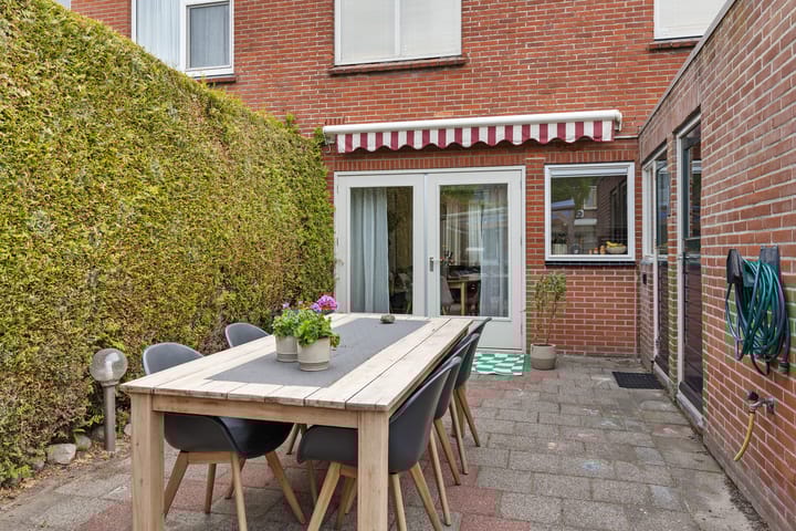 Foto 24 van Van Aitsemastraat 24