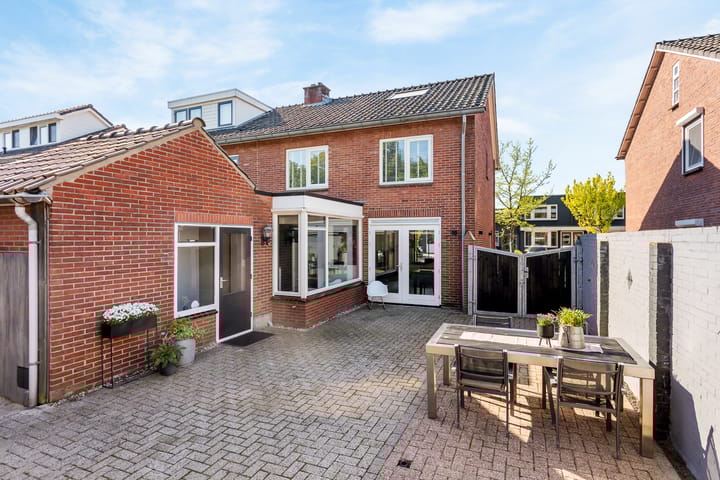 Foto 16 van A T L Hasselbachweg 47