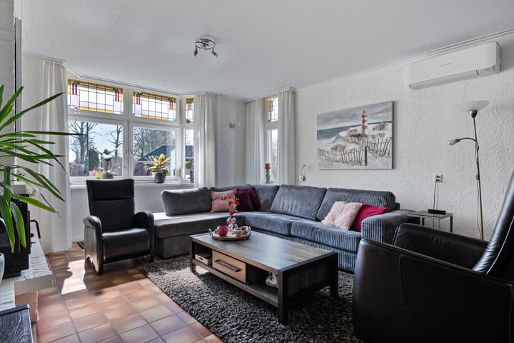 Photo 8 of Wilhelminastraat 34