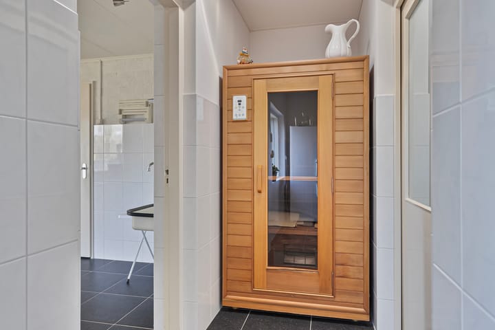 Photo 19 of Wilhelminastraat 34