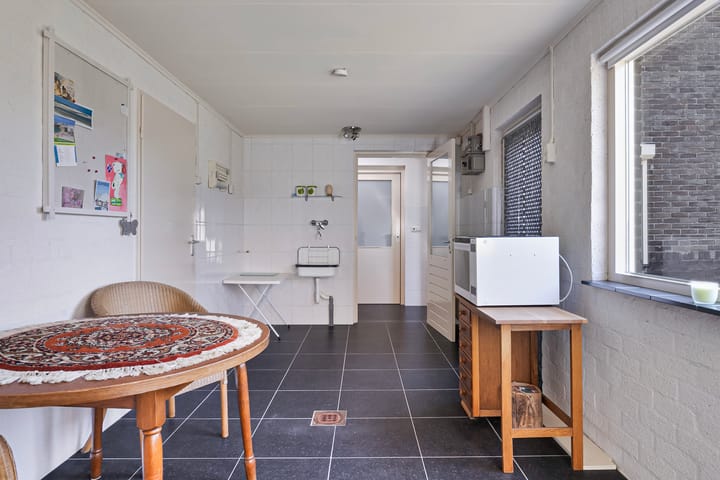 Photo 23 of Wilhelminastraat 34