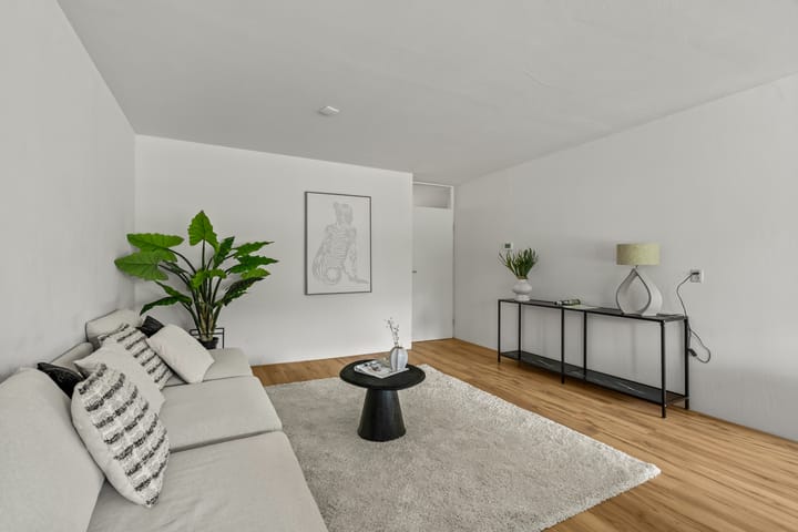 Photo 7 of Aartsbisschop Romerostraat 349