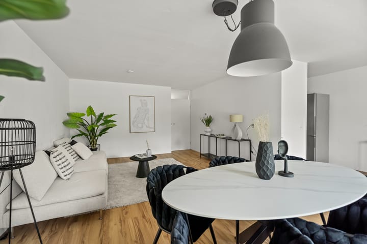 Photo 12 of Aartsbisschop Romerostraat 349