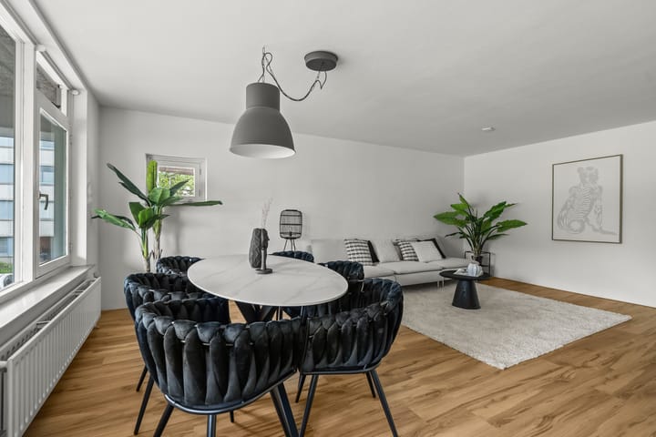 Photo 14 of Aartsbisschop Romerostraat 349