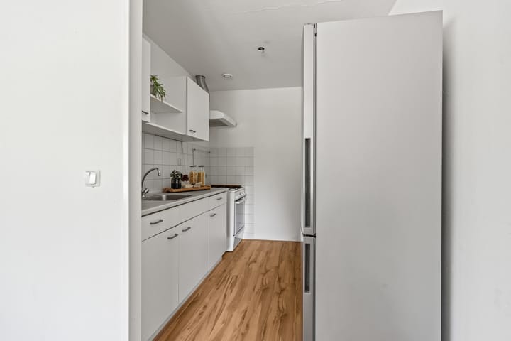 Photo 16 of Aartsbisschop Romerostraat 349