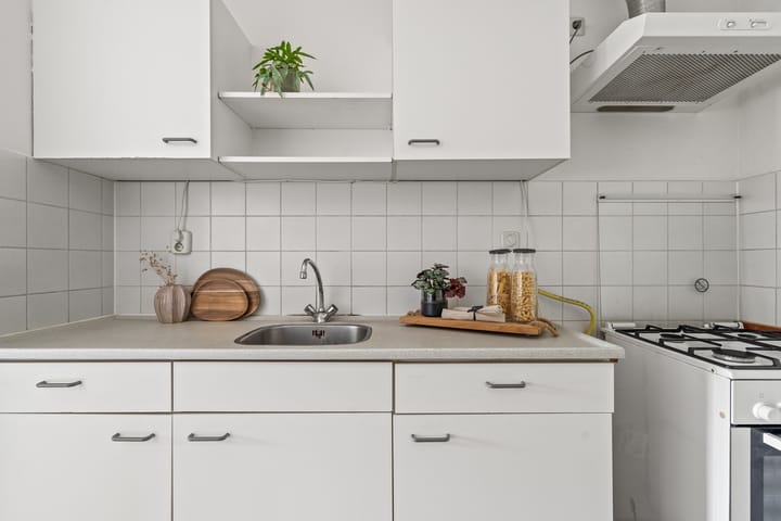 Photo 18 of Aartsbisschop Romerostraat 349