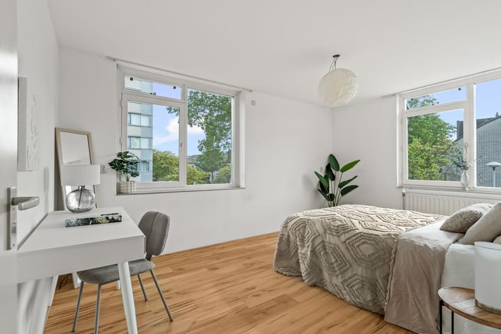 Photo 26 of Aartsbisschop Romerostraat 349