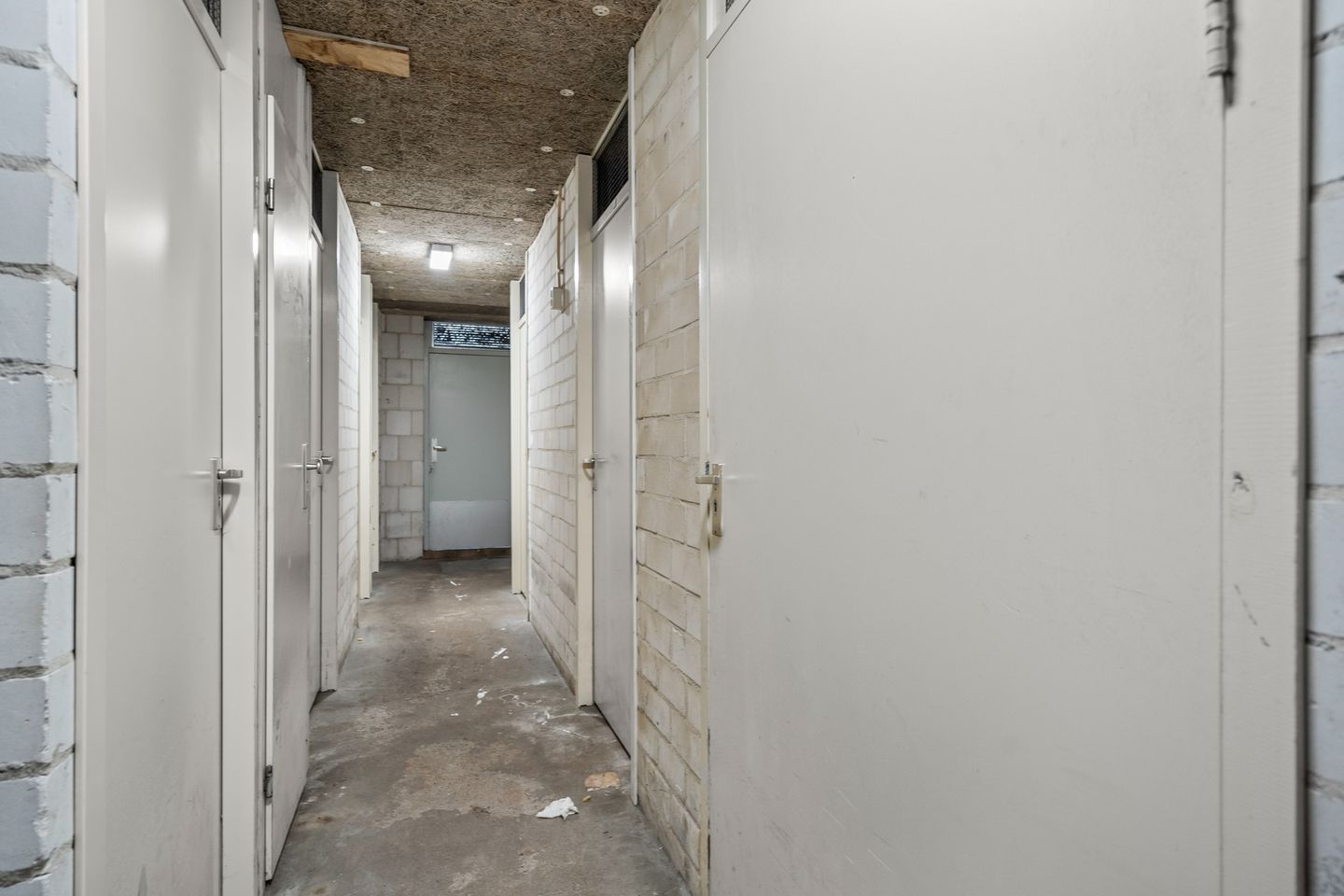 Foto 35 van Aartsbisschop Romerostraat 349