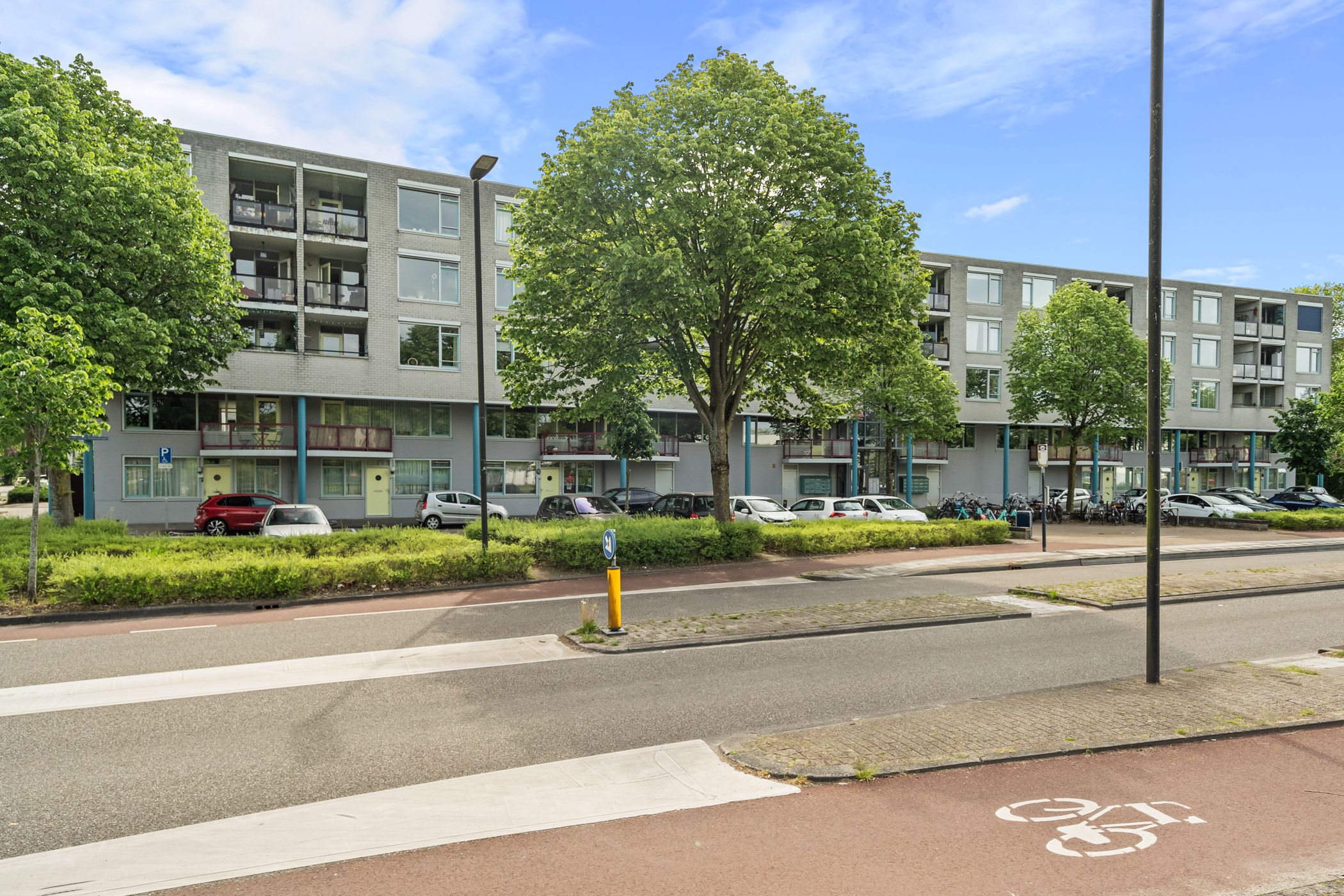 Foto 36 van Aartsbisschop Romerostraat 349