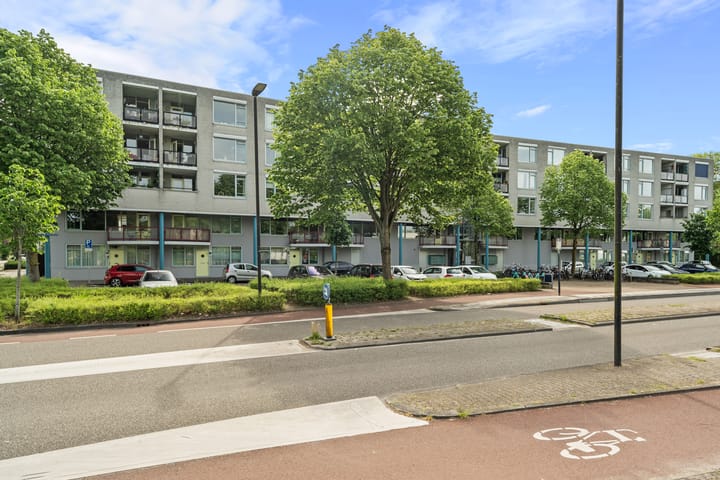 Photo 36 of Aartsbisschop Romerostraat 349