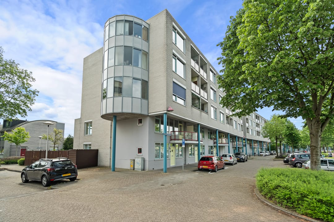 Foto 37 van Aartsbisschop Romerostraat 349