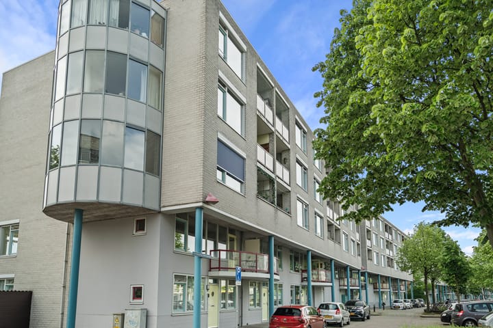 Photo 38 of Aartsbisschop Romerostraat 349