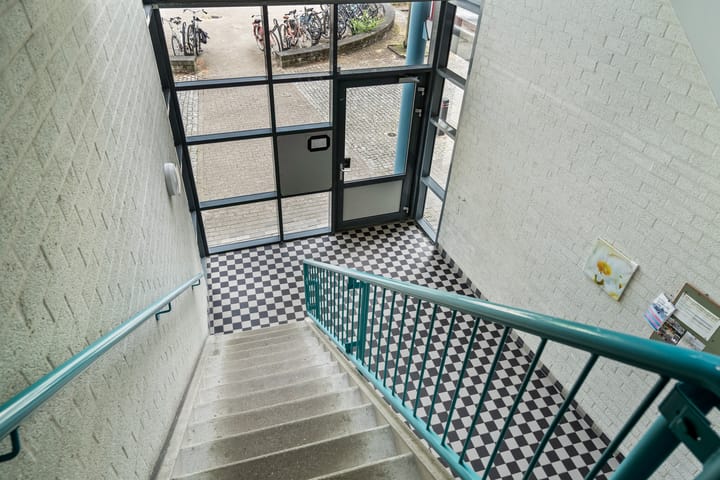 Photo 43 of Aartsbisschop Romerostraat 349