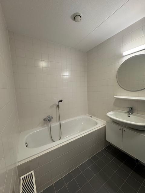 Photo 24 of St. Jacobstraat 30