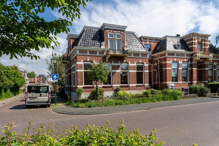 Emmastraat 16