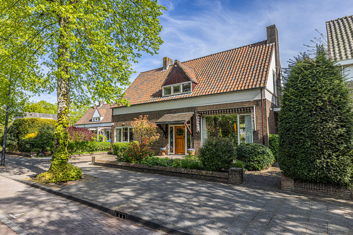 Photo 1 of Burggravenlaan 38