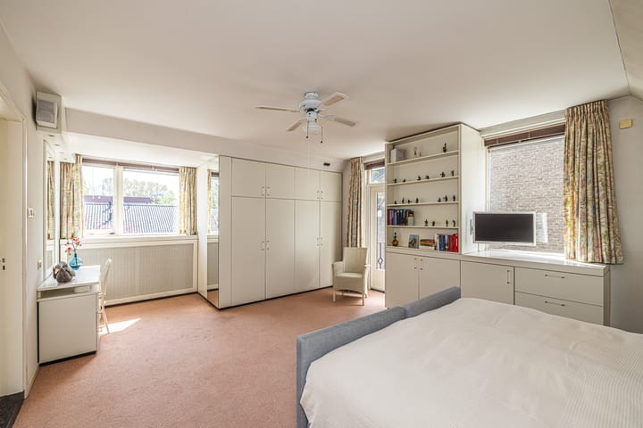 Photo 44 of Burggravenlaan 38