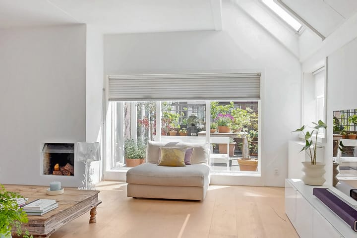 Photo 10 of Vromade 33