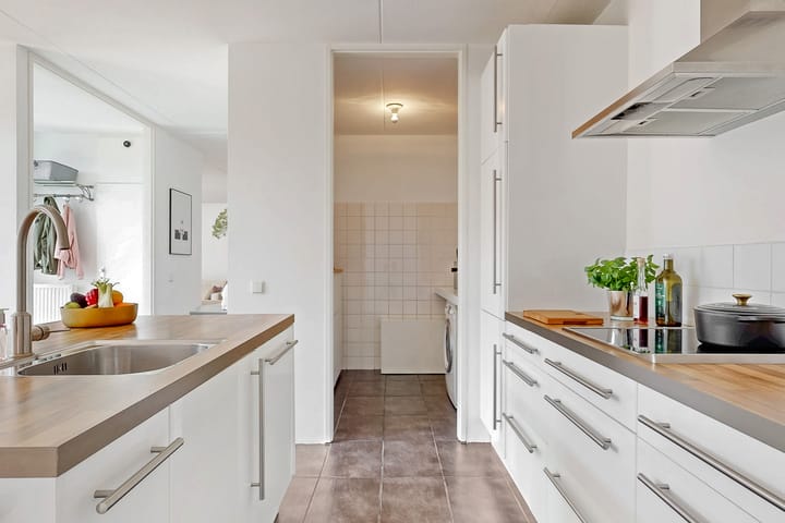 Photo 18 of Vromade 33