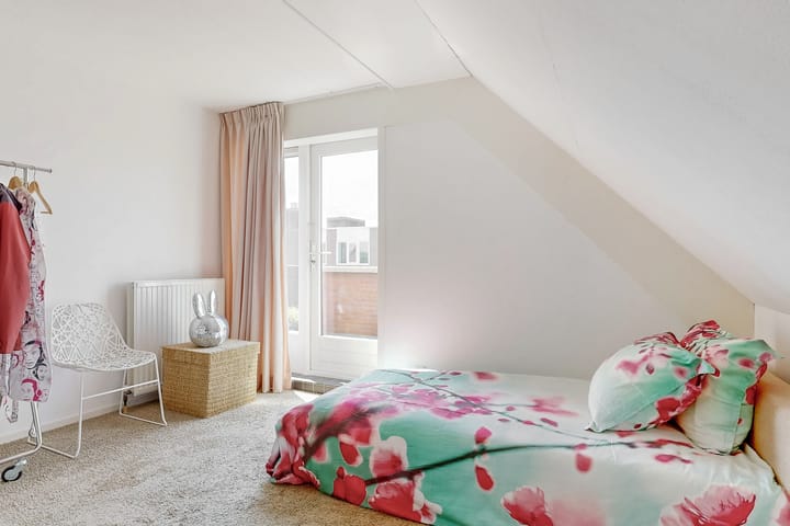 Photo 29 of Vromade 33