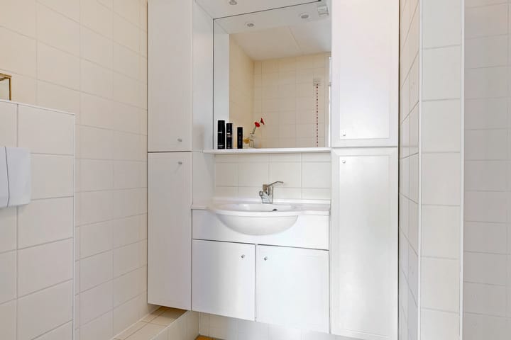 Photo 32 of Vromade 33