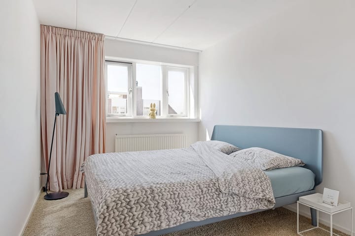 Photo 34 of Vromade 33