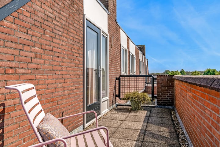 Photo 36 of Vromade 33