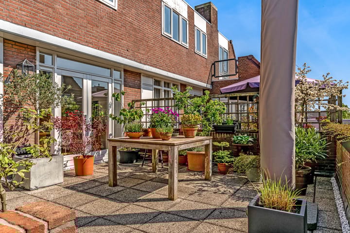 Photo 39 of Vromade 33