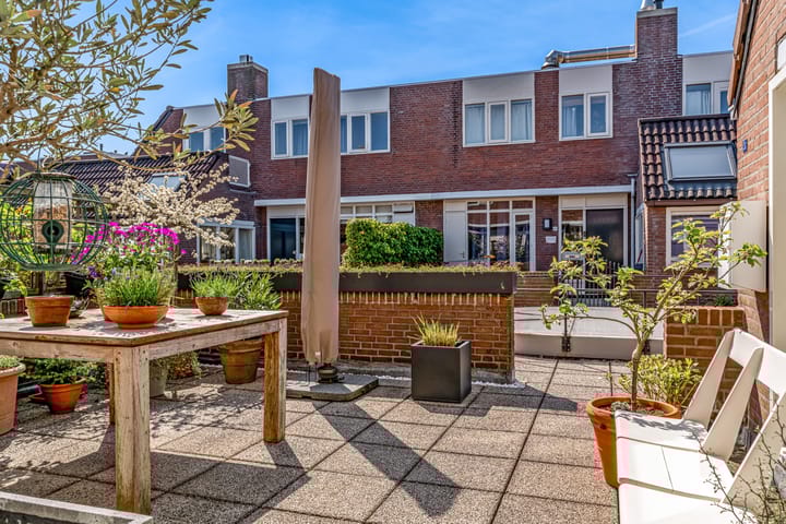 Photo 40 of Vromade 33