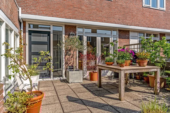 Photo 41 of Vromade 33