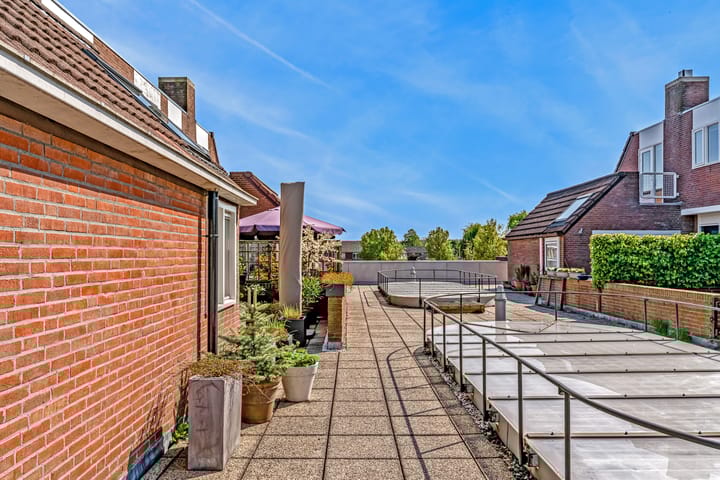 Photo 43 of Vromade 33