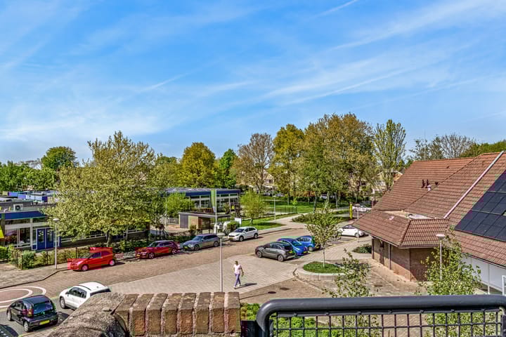 Photo 47 of Vromade 33