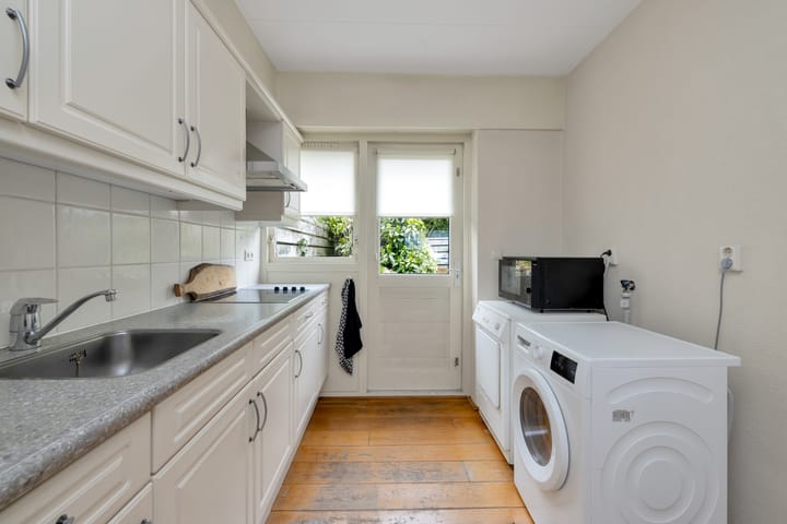 Foto 13 van Pieter Dekkerstraat 14